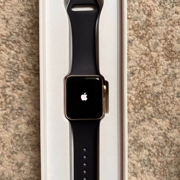 Apple Watch Series 2 - Picture 2 of 10